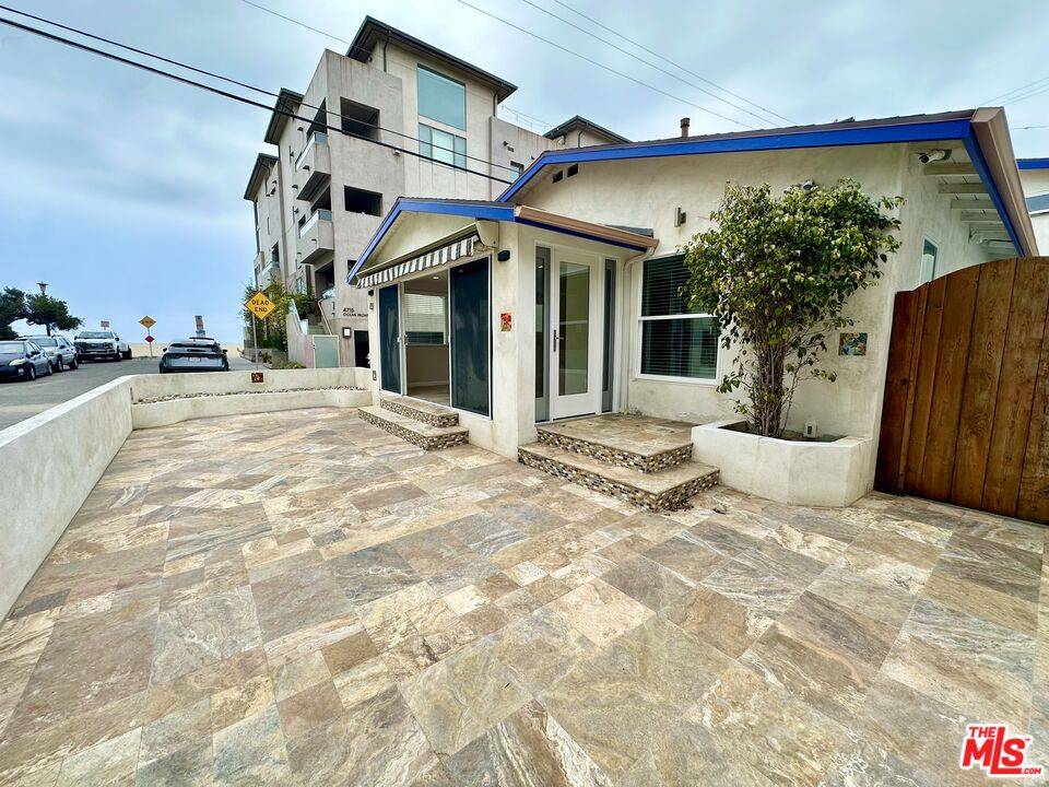 15   Quarterdeck St 2.0 Marina Del Rey LA