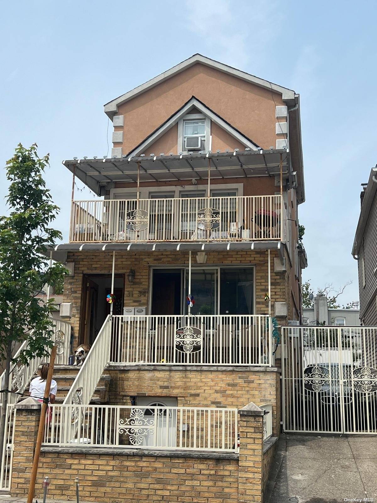 This is a Short Sale, Subject to 3rd party approval.