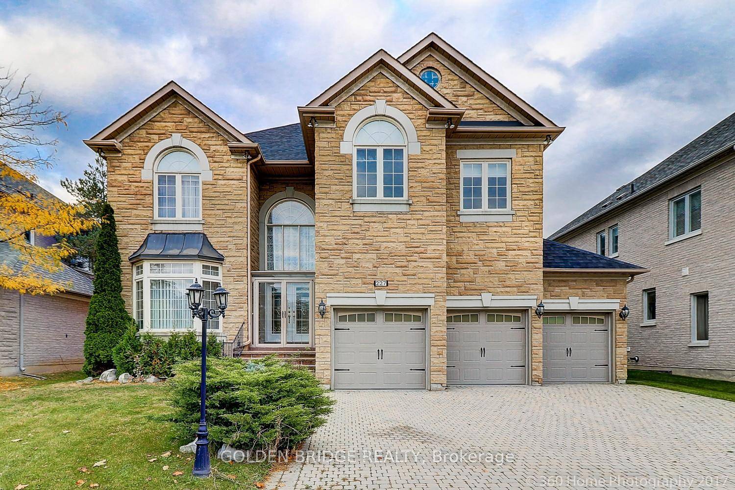 Immaculate 5 Bdrm 3 Garage Detached House With Stone Front Locate In Bayview Hill.