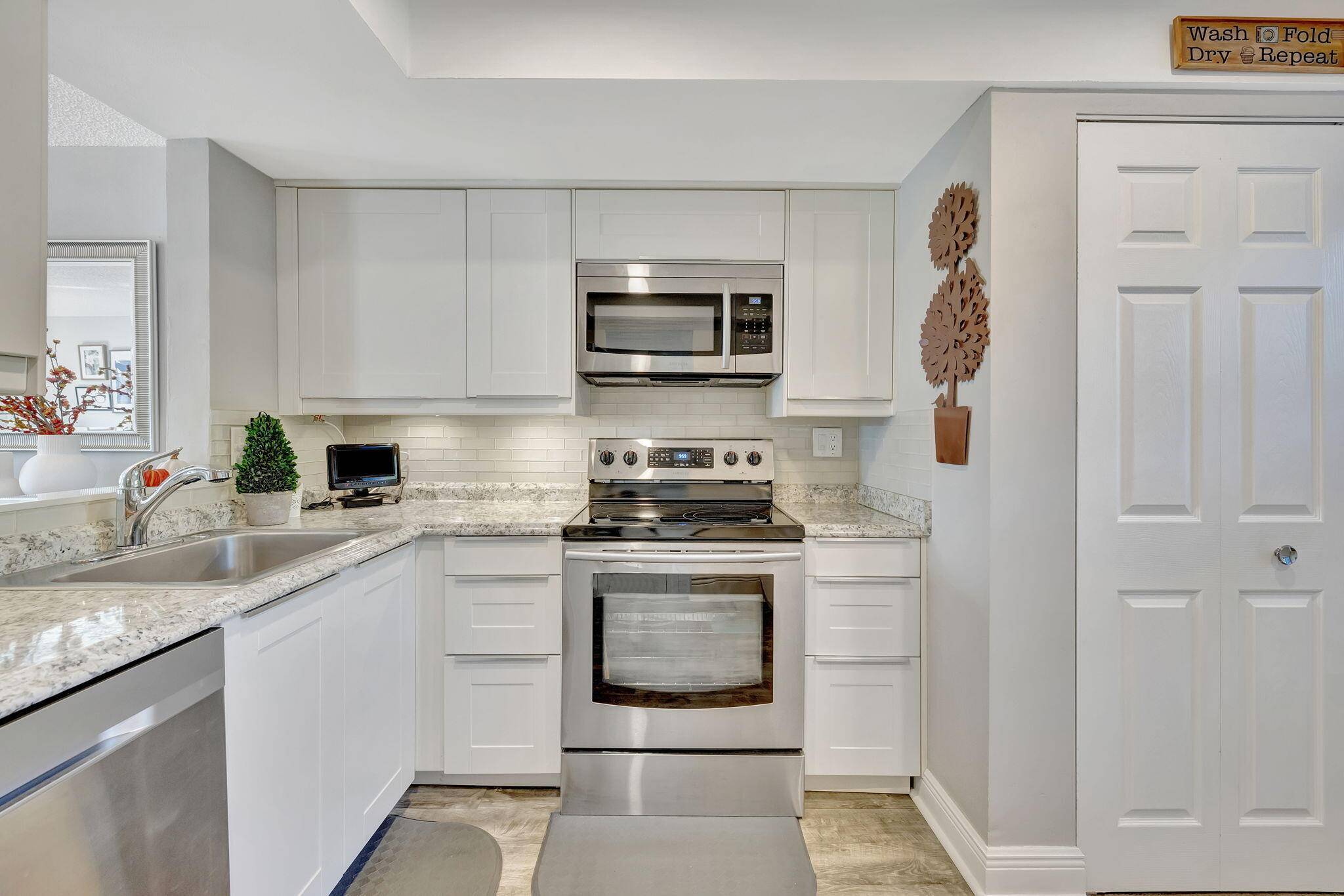 Exceptional unit, fully renovated with great lake and golf views.