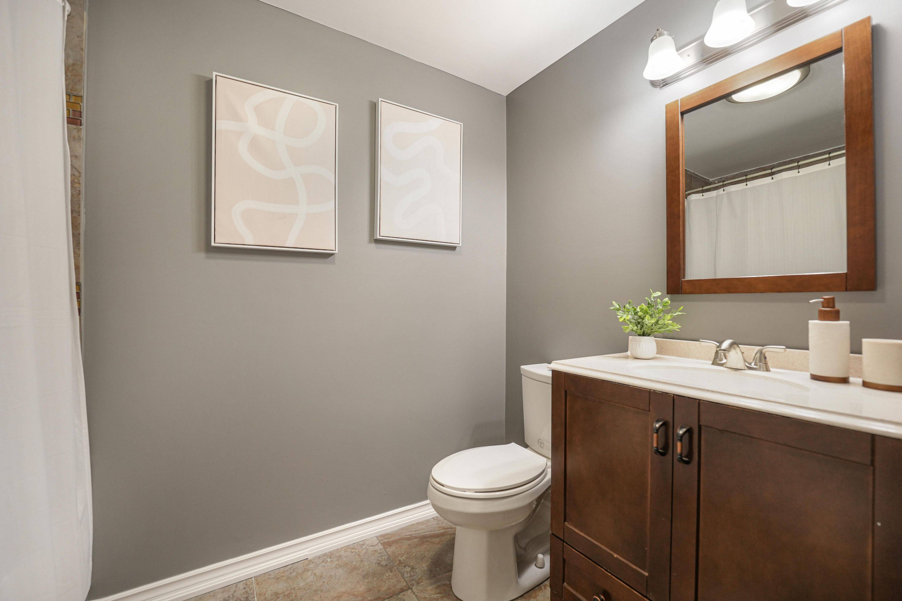 Stunning Corner Lot Home In Desirable Pickering Village !