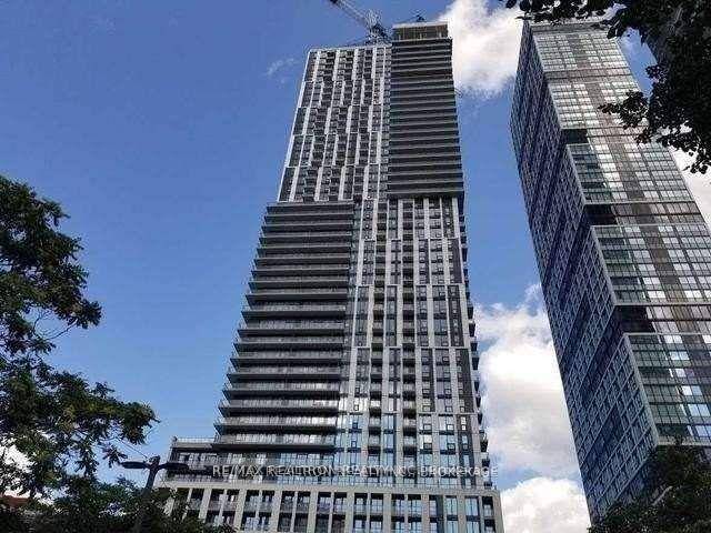 Luxurious Dundas Square 1 Bed Den Condo With Excellent Functional Layout.