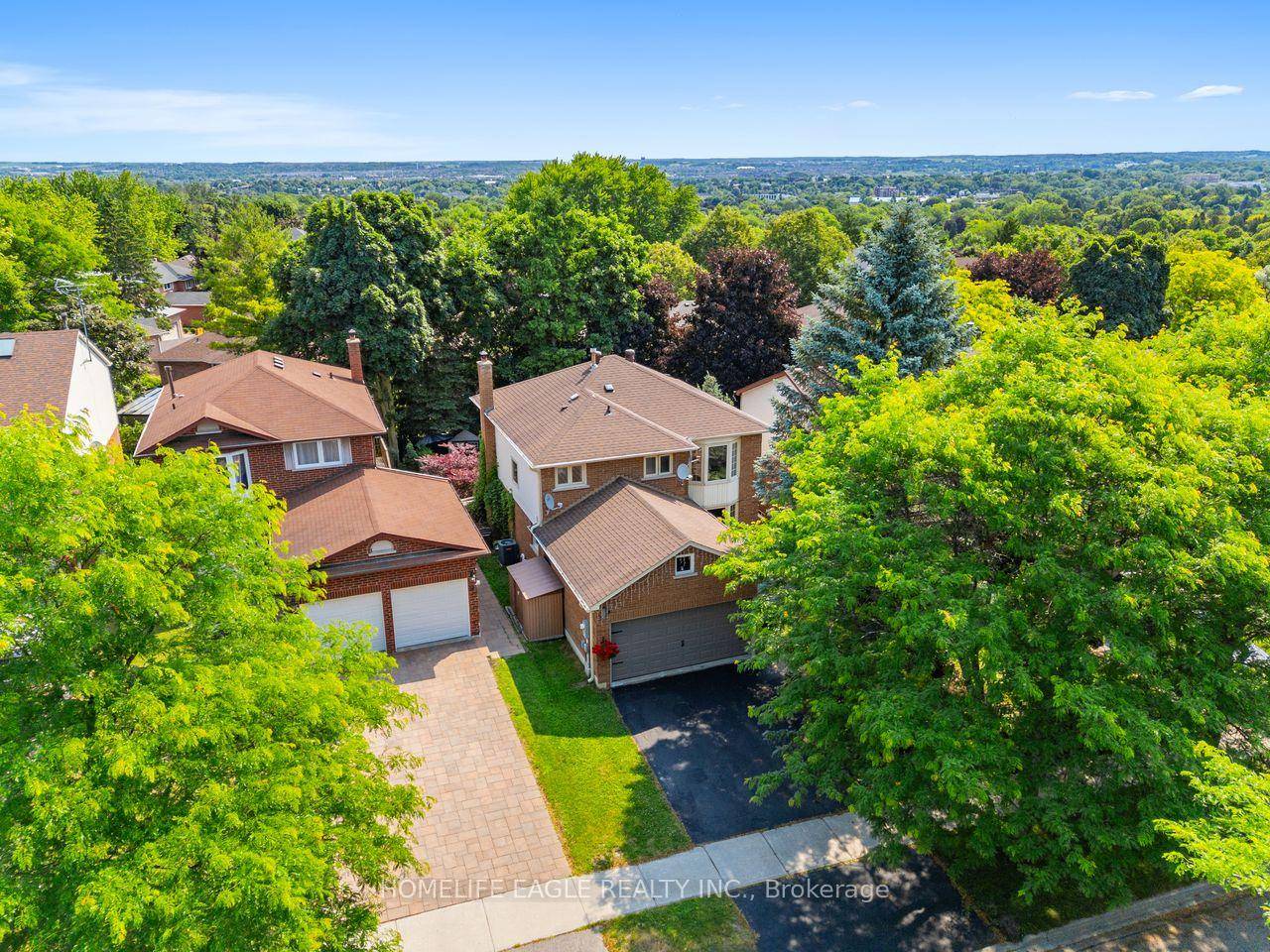 The Perfect 4 Bedroom Detached Home In The Prestigious Aurora Heights Community Situated On A Private Crescent Premium Lot Featuring A Walk Out Basement amp ; Beautiful Brick Exterior Double ...