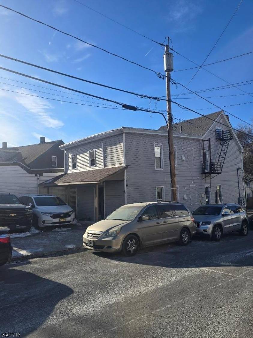 5 UNITS WITH SEPERATE UTILITIES.