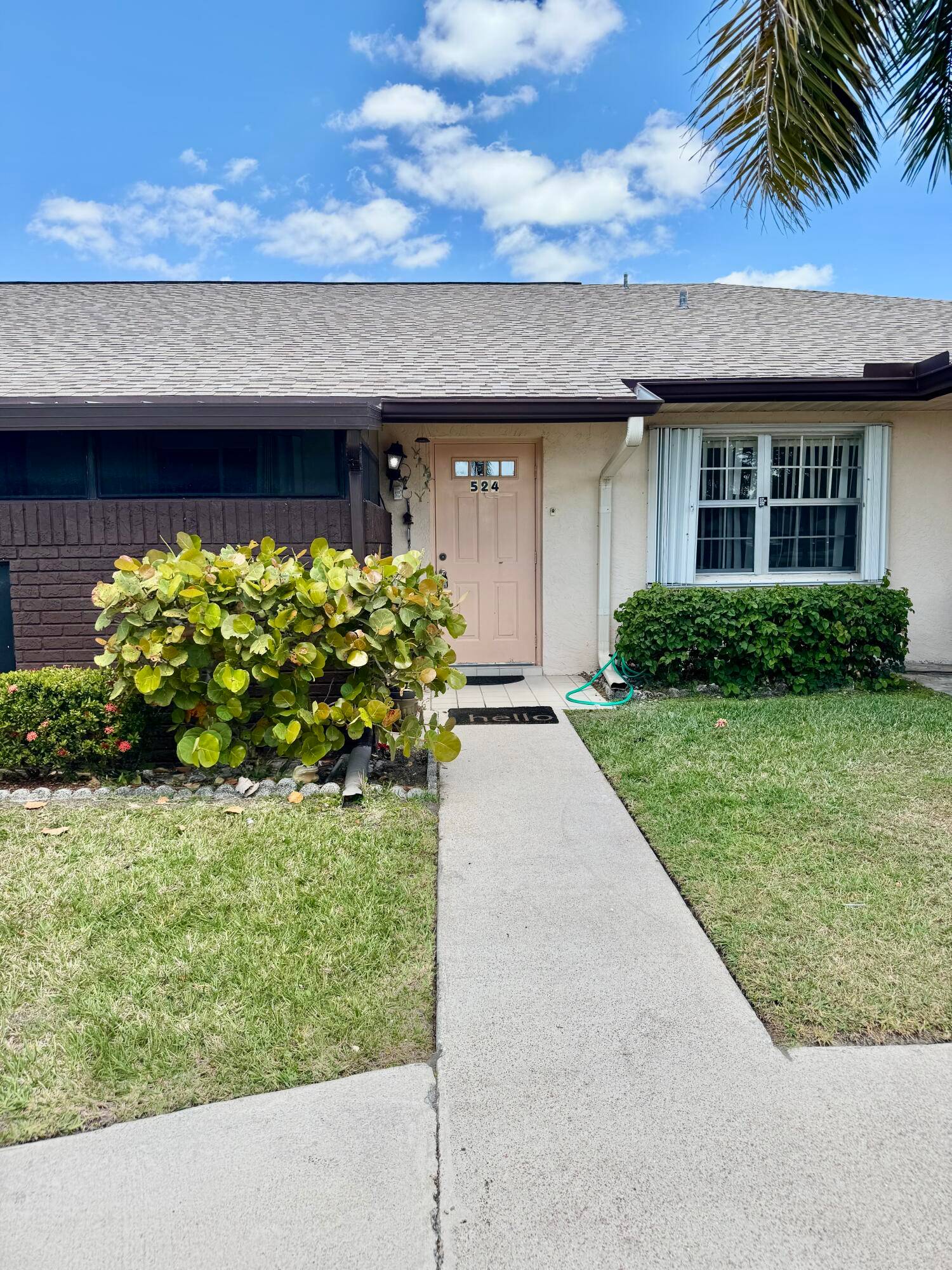 This beautiful 2 bedroom 2 bath unit has been freshly painted and updated with brand new kitchen cabinets and granite countertops.