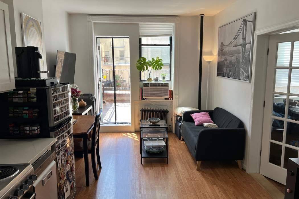 Beautiful south facing one bedroom apartment with SOUTH FACING TERRACE in very well kept Townhouse in best upper west side location, one block to mass transportation, Trader Joe s, and ...