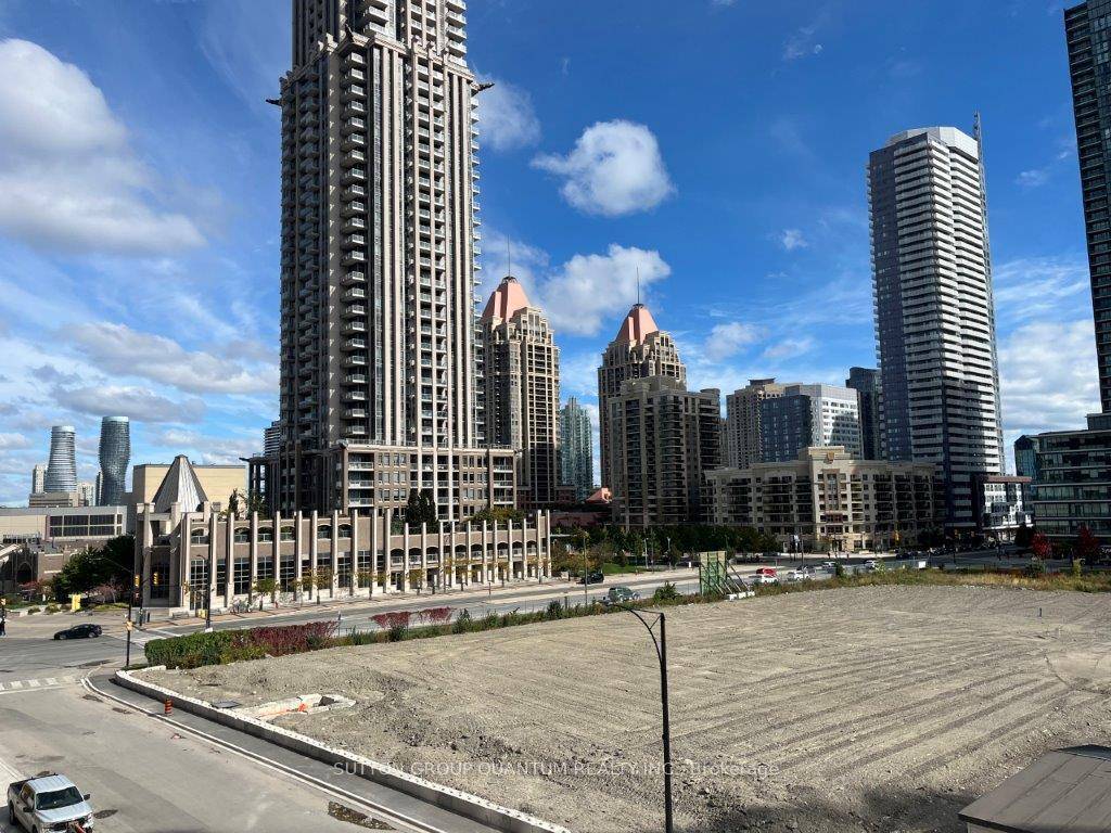 Welcome to this Brand new never lived in all inclusive 2 bdrm 2 bthrm condominium in the heart of Mississauga !