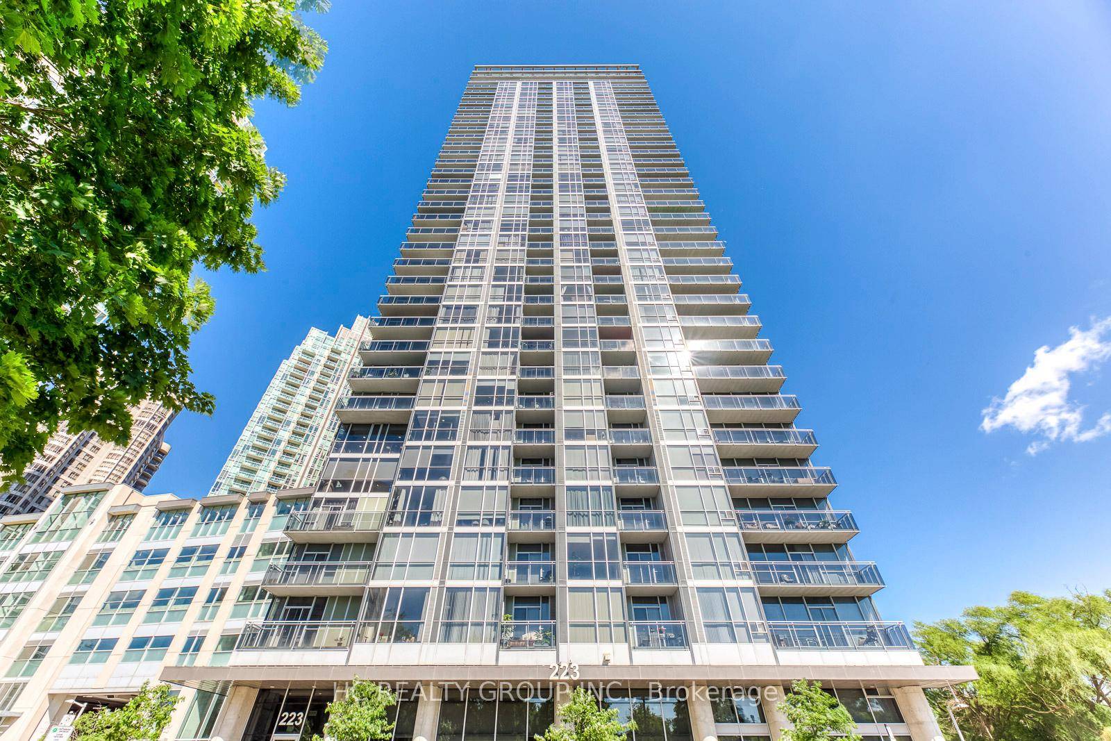 Dont Miss Out On This Spacious, Bright Corner Unit With A Fantastic Layout amp ; Unobstructed SE Panoramic Views.