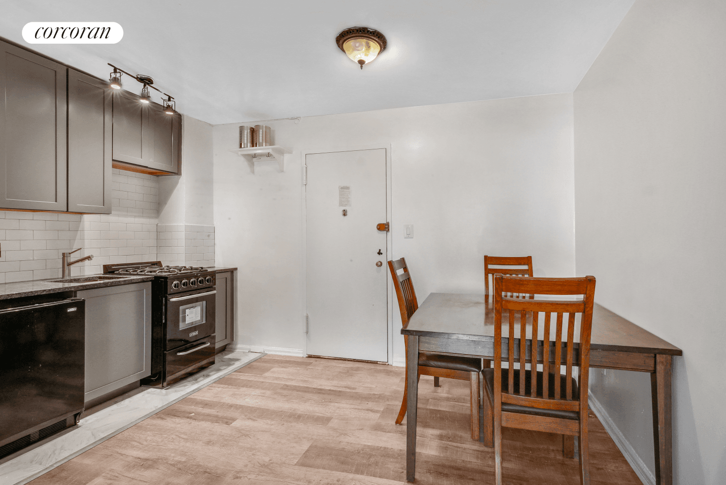 Great for a first time home, investment or pied a terre.