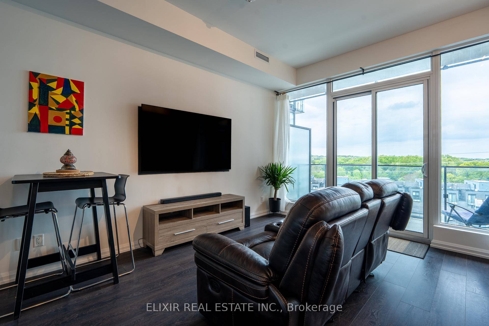 Welcome to Suite 615 at 4208 Dundas Street West Kingsway by the River.