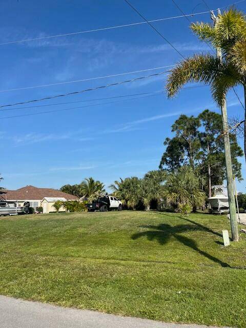 Private oversized lot situated in the Torino area.