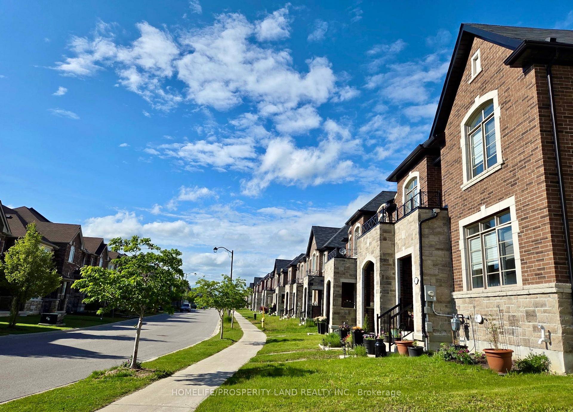 Client RemarksHuge 2 storey Freehold Townhouse in a safe and picturesque neighbourhood to raise your family or enjoy your retirement.