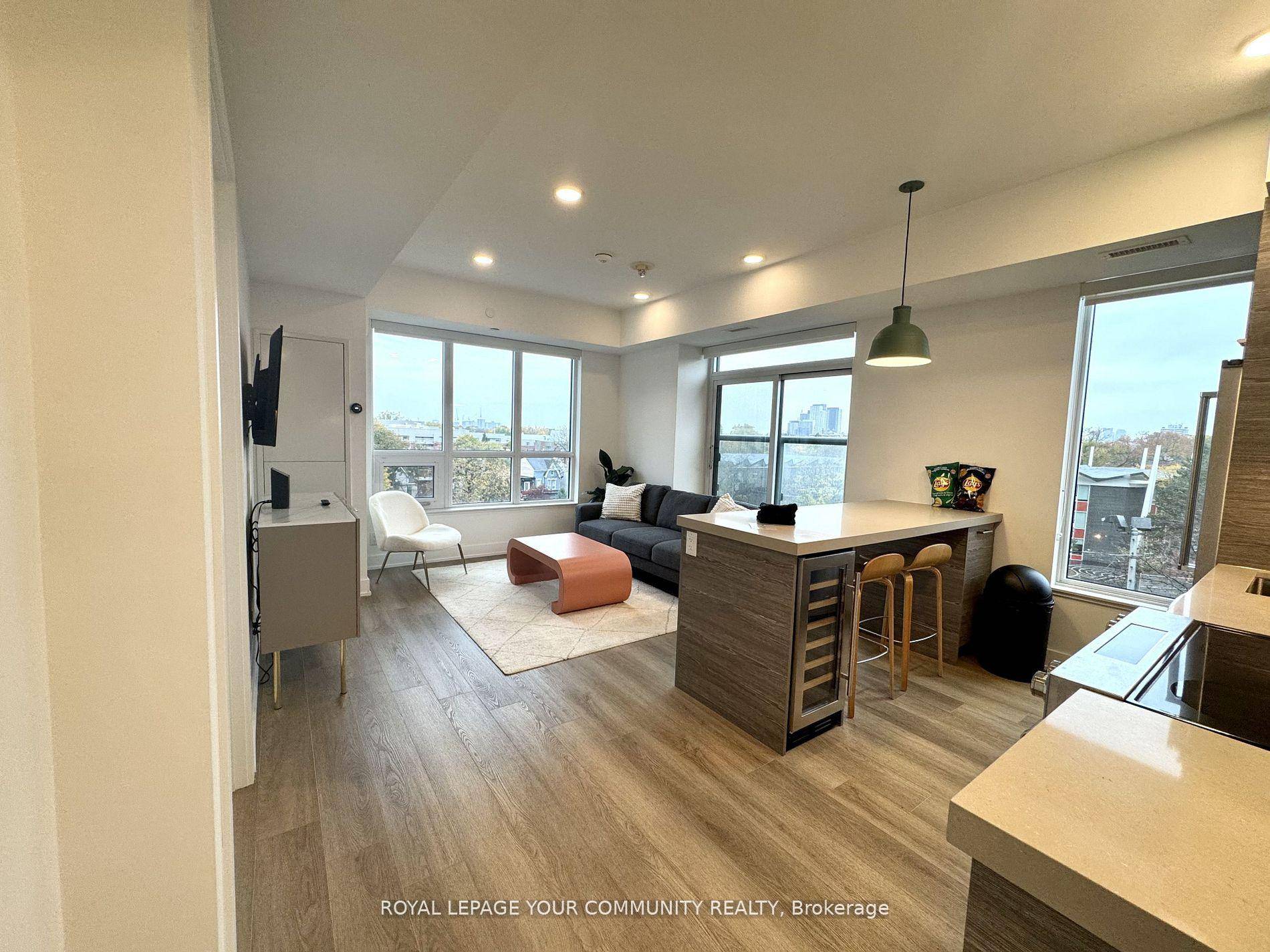Discover upscale living at Waverley, where luxury meets convenience in Toronto's vibrant heart.