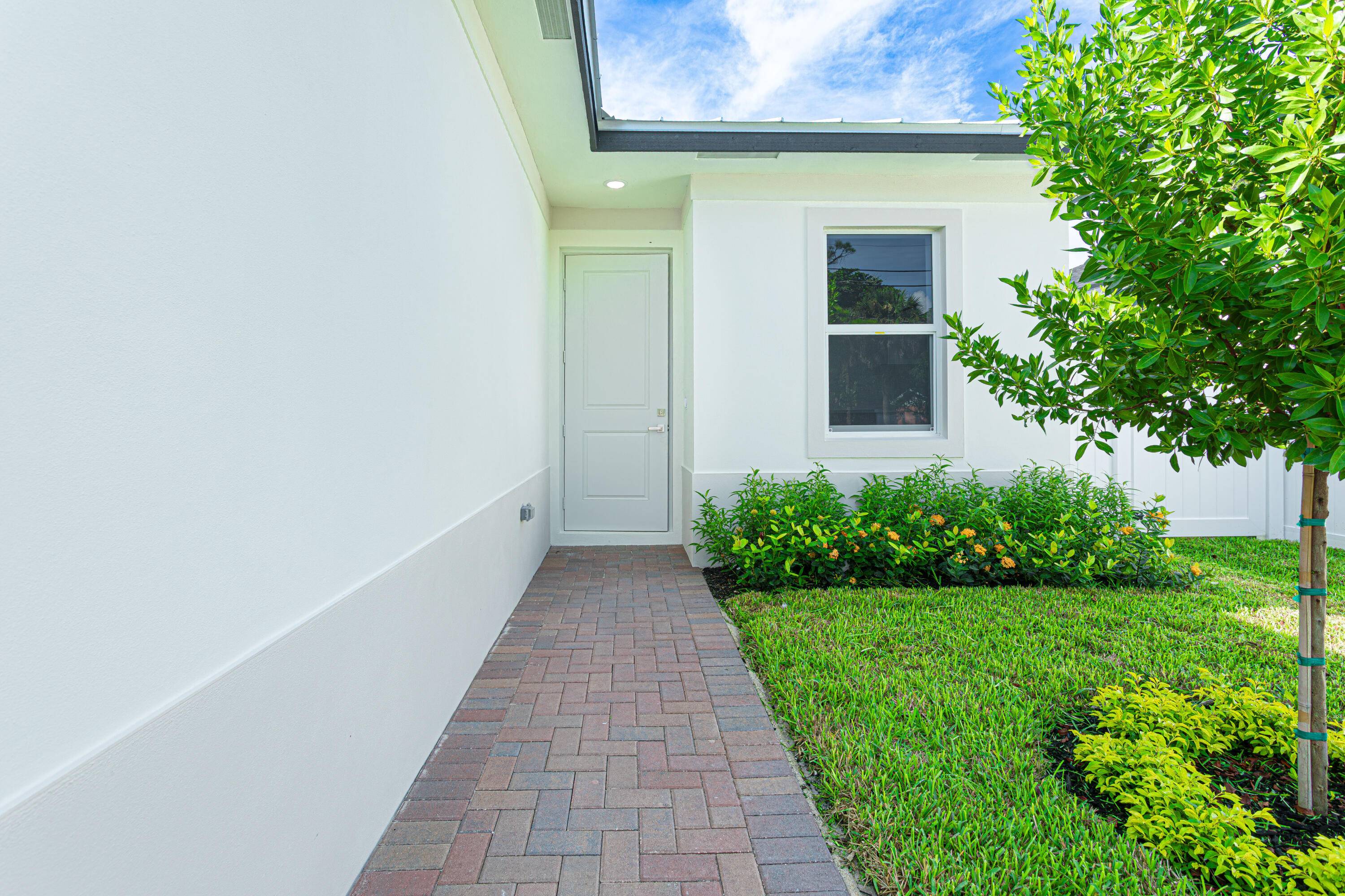 Brand New Construction 4Bed, 2 Bath Modern Home with High End FinishesThis beautifully constructed 4 bedroom, 2 bath home offers a spacious open concept design, perfect for modern living.