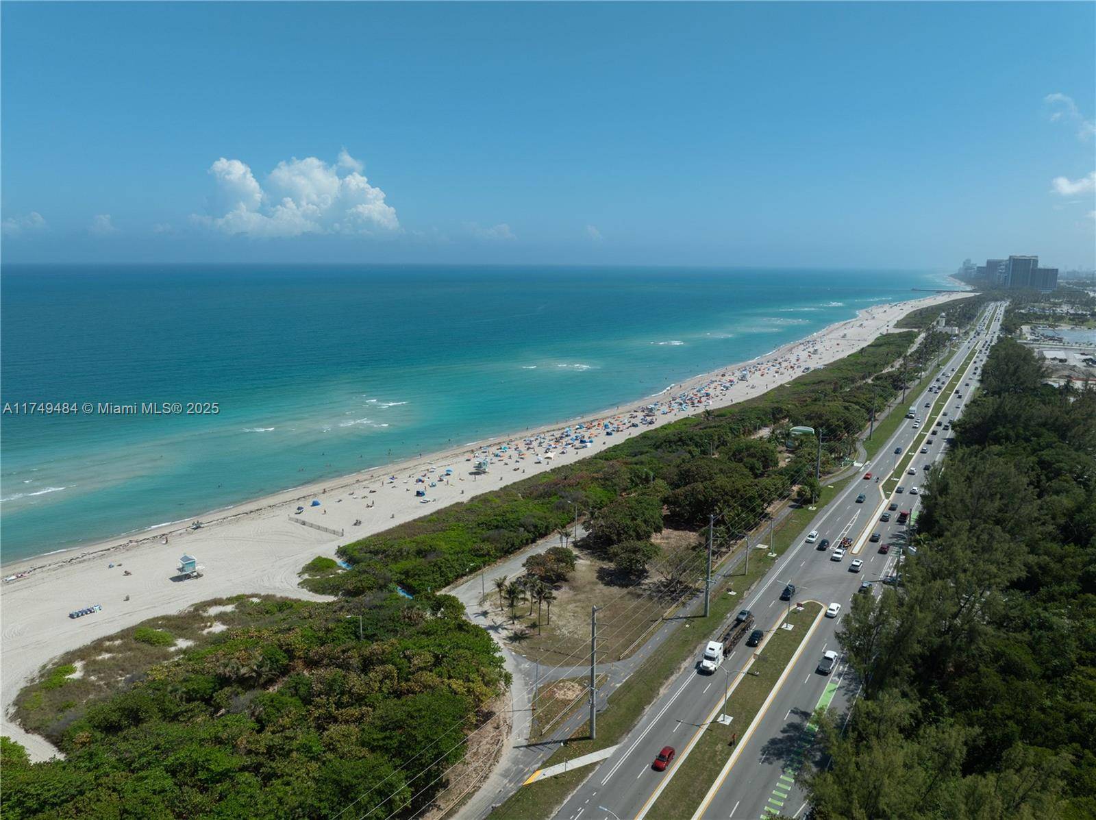 ARLEN House East, ABSOLUTLY STUNNING 2 bedroom 2 bathroom condominium with 1, 331 square feet of living space.