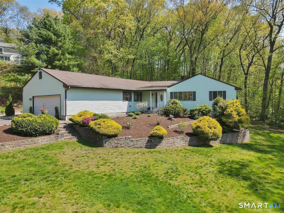 Beautifully maintained 3 bedroom, 2 full bath home located in desirable Cromwell near the scenic Connecticut River.