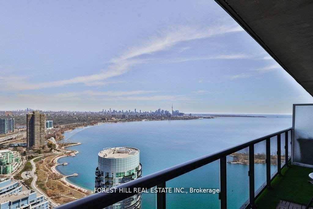 Great Investment Opportunity, Facing SE amp ; Downtown Toronto !