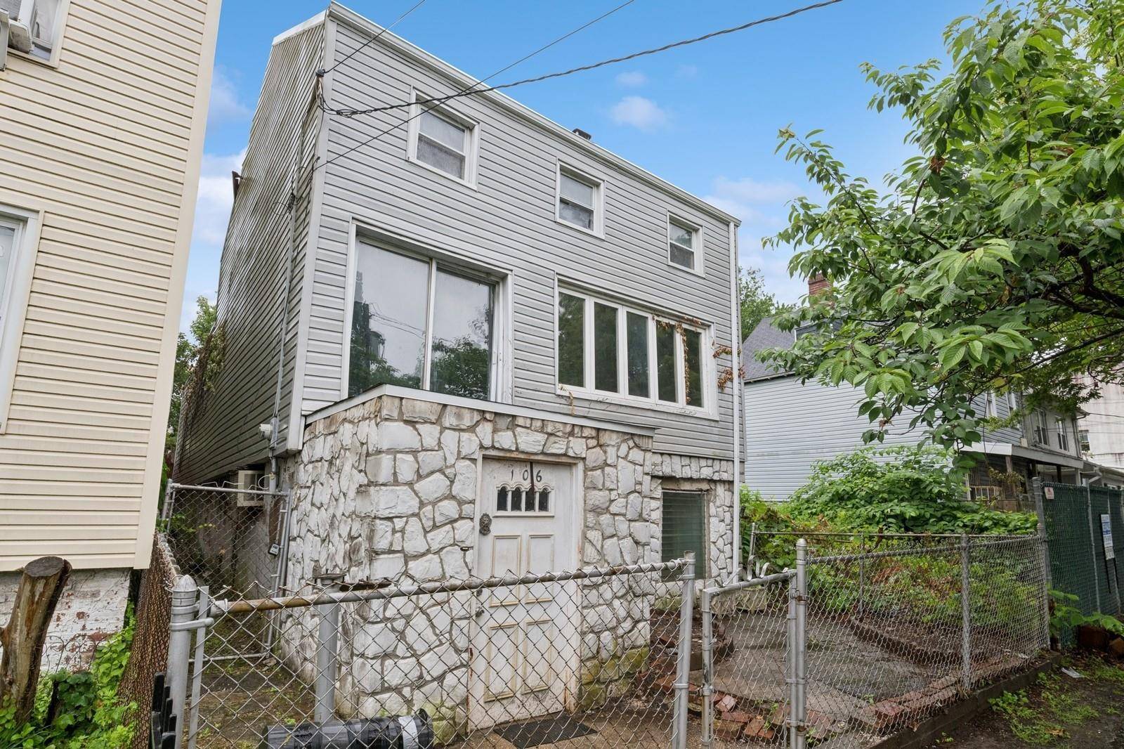 Spacious 3 Bedroom Colonial in St.
