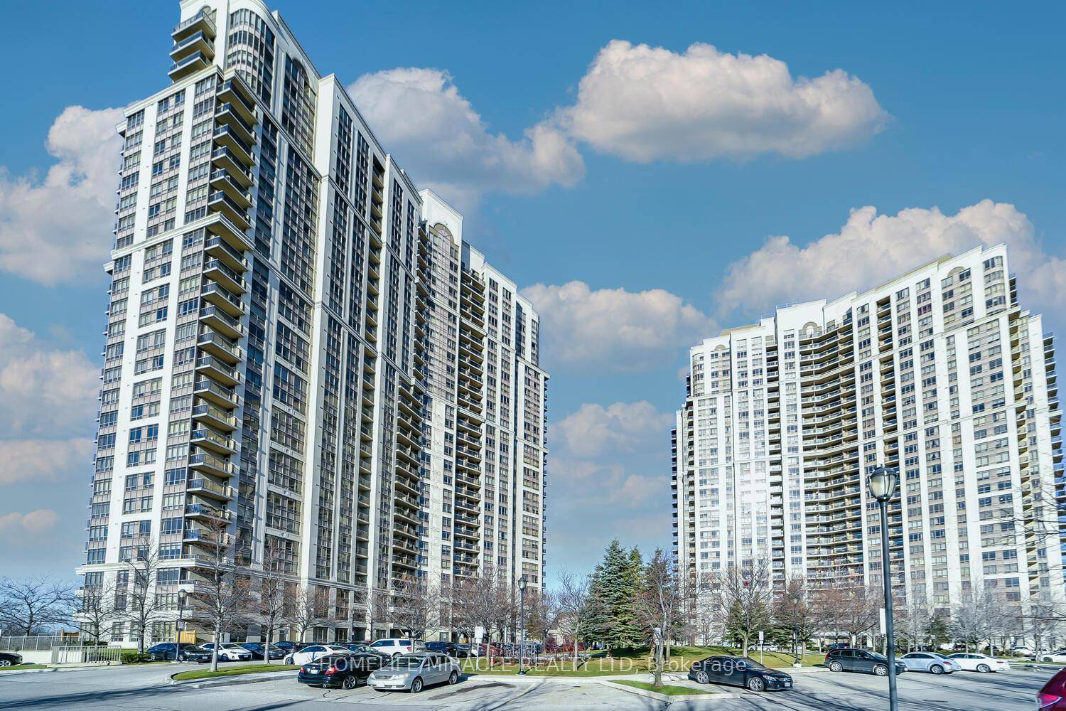 Location Location Location Ideal For First Time Buyer Investor, Prestigious Tridel Built Mansions Of Humberwood.