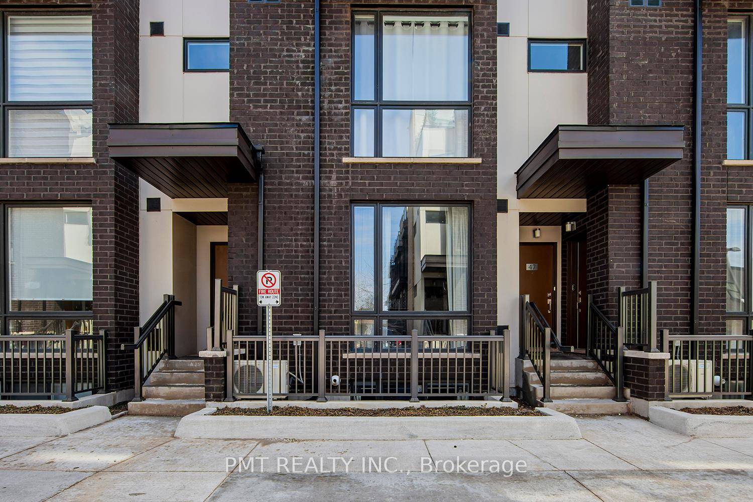 Welcome to Unit 46 at 26 Fieldway Road, a bright and spacious 1 1 bedroom stacked townhouse in the heart of Islington Village.