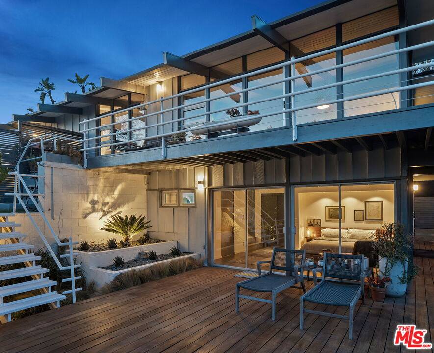 2690 Hollyridge Dr 2.0 Hollywood Hills East LA