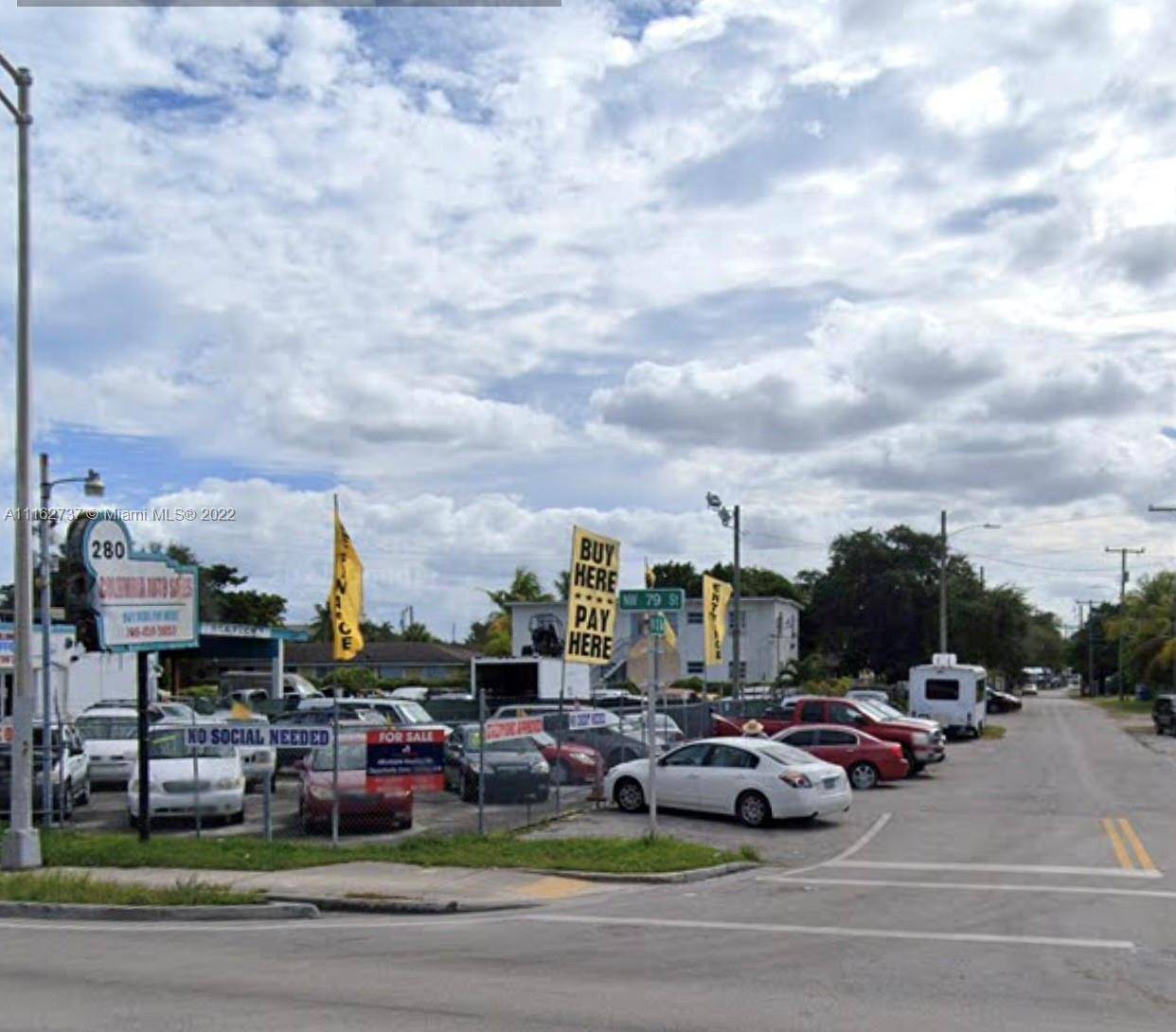 DEVELOPERS DREAM Convenient Accessibility To Major retail Prime Neighborhood demographics Favorable T6 8 0 Zoning total of 7 parcels East Block 01 3112 032 0010 4, 990 sf 01 3112 ...