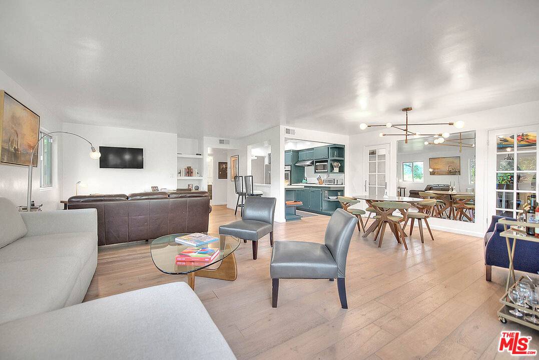 6704 Hillpark Dr 1BR Hollywood Hills East La