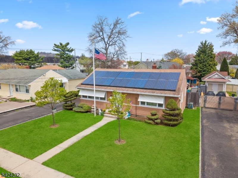 Welcome to the highly sought after Greglawn section of Clifton where comfort, charm, and lifestyle come together beautifully !