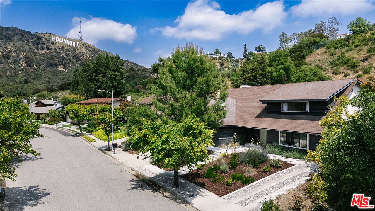 3122   Arrowhead Dr 4.0 Hollywood Hills East LA