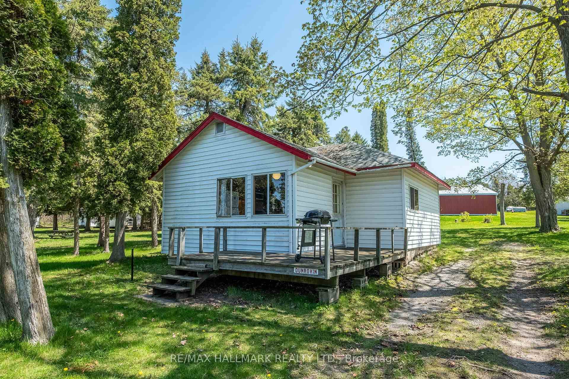 Charming Old Fashion Waterfront Cottage In Prime Rice Lake Resort On Land Lease.