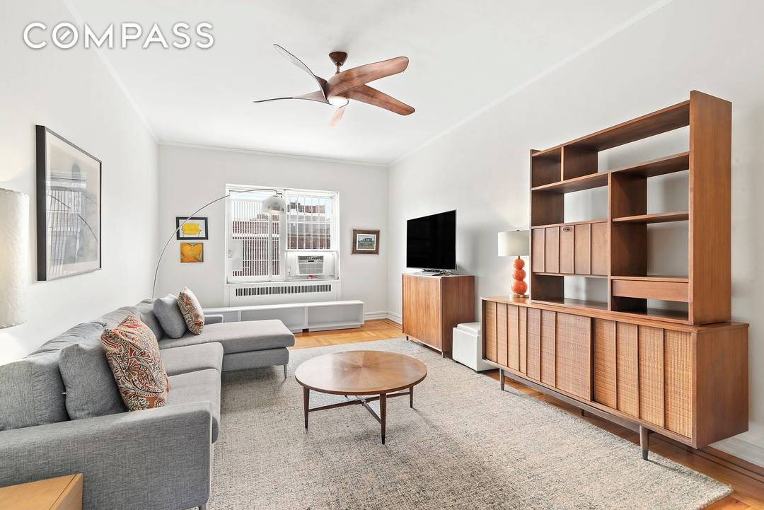 Washer amp ; Dryer in Unit Cats Welcome Sorry, No Dogs Crisp light, bold lines, and room to stretch out.