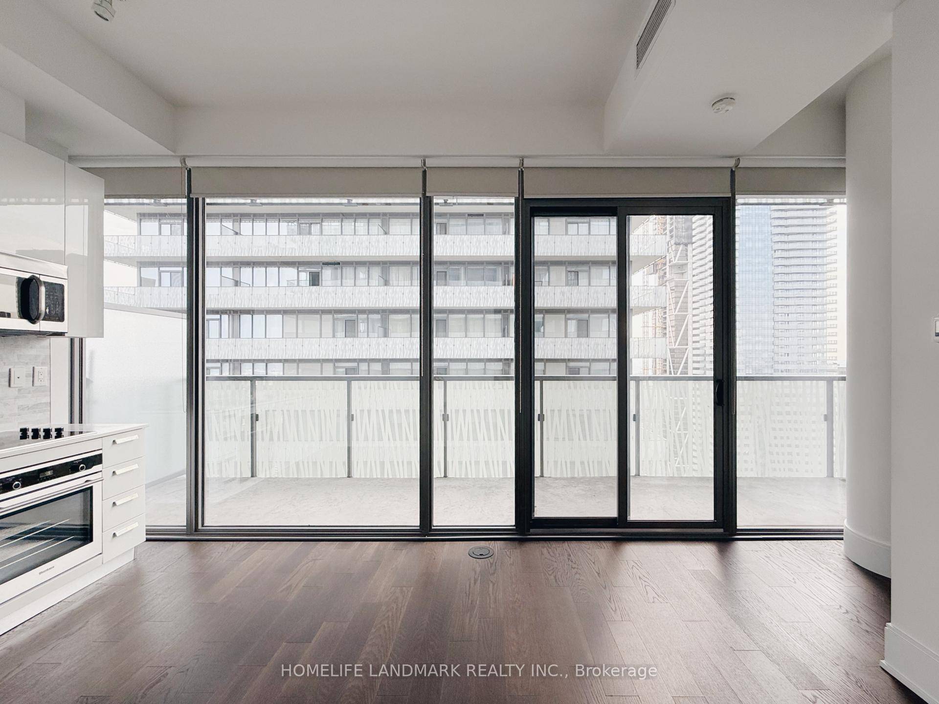 Spectacular Lower Penthouse Unit With Lots Of Cabinet Space For Storage.