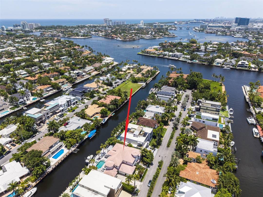 Luxurious waterfront home in prestigious Las Olas.