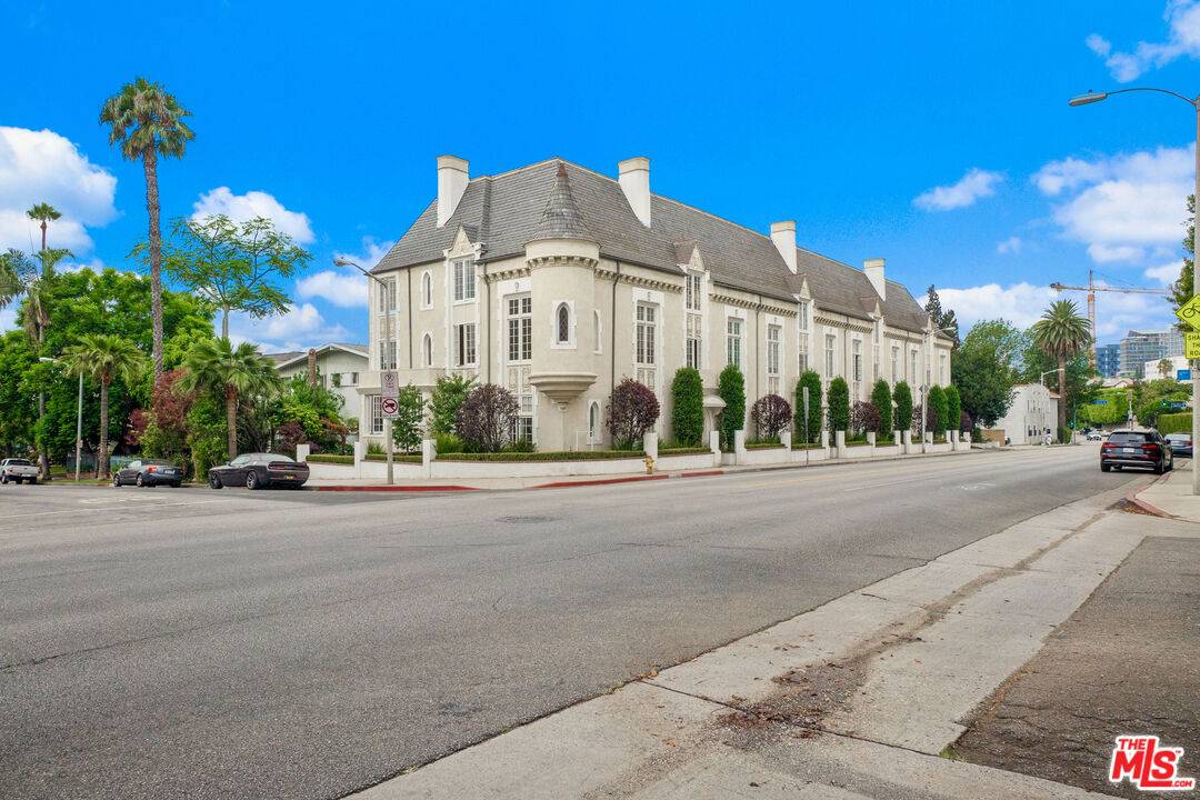 8250 Fountain Ave 2BR Hollywood Hills East La