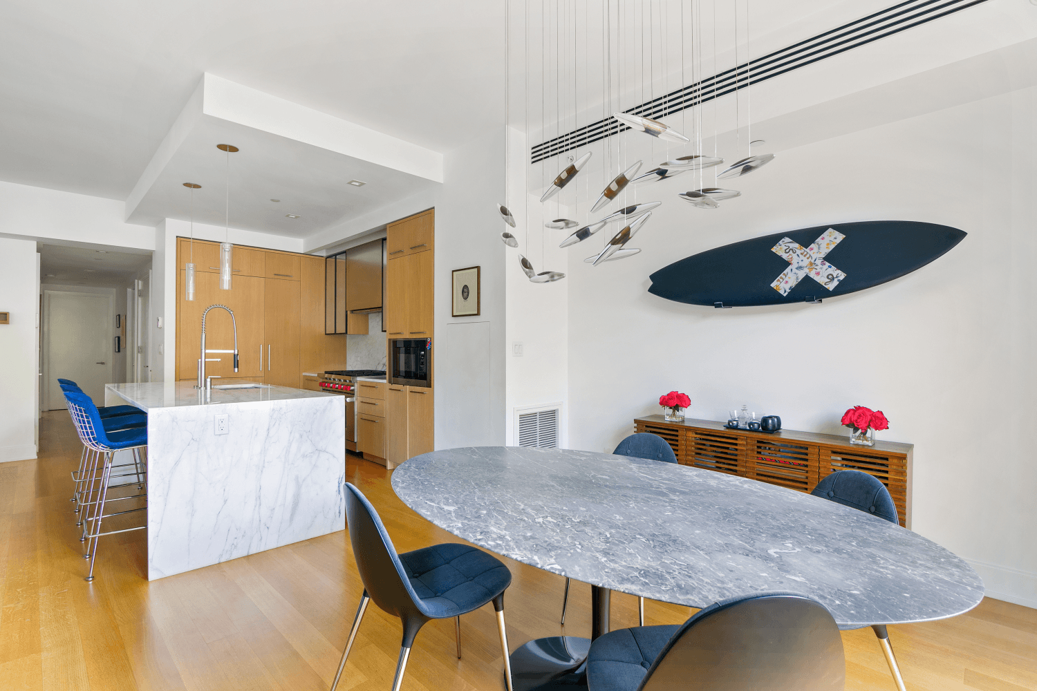 Modern Elegance in the Heart of Downtown Welcome to 204 Forsyth Street, 4 South a stunning 2 bedroom, 2 bathroom residence offering refined downtown living at the crossroads of SoHo, ...