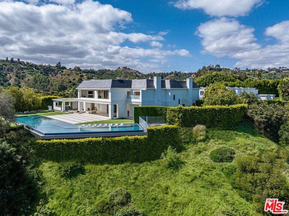 2571   Wallingford Dr 12BR Beverly Hills Post Office | B.H.P.O. La