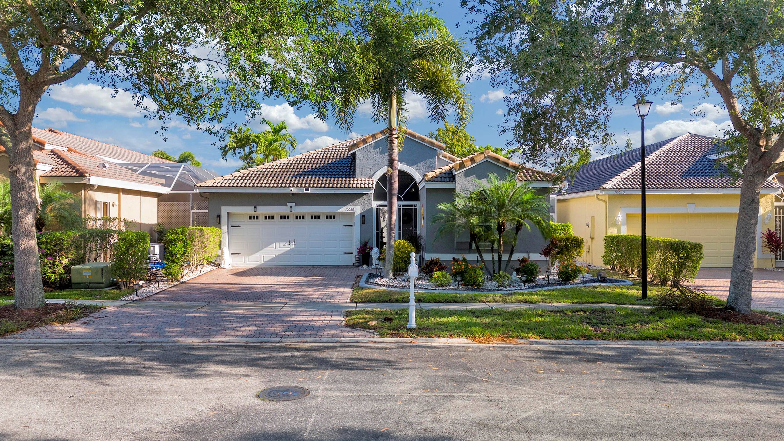 Stunning home in the 55 community of Indian Lakes !