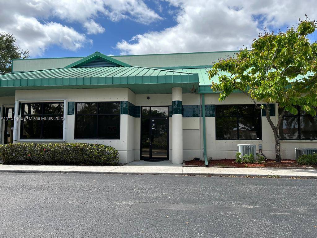 Excellent location Office Warehouse combination.