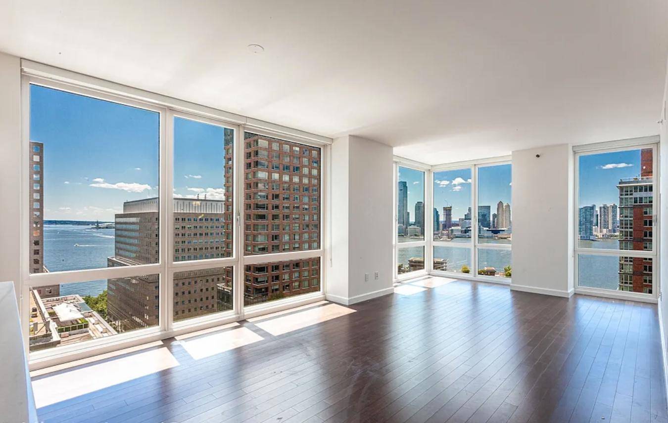 Beautiful bright and sunny Corner 2 bedroom 2 bath unit with floor to ceiling windows, over 1402 square feet plus w d in unit and huge Walk in closet.