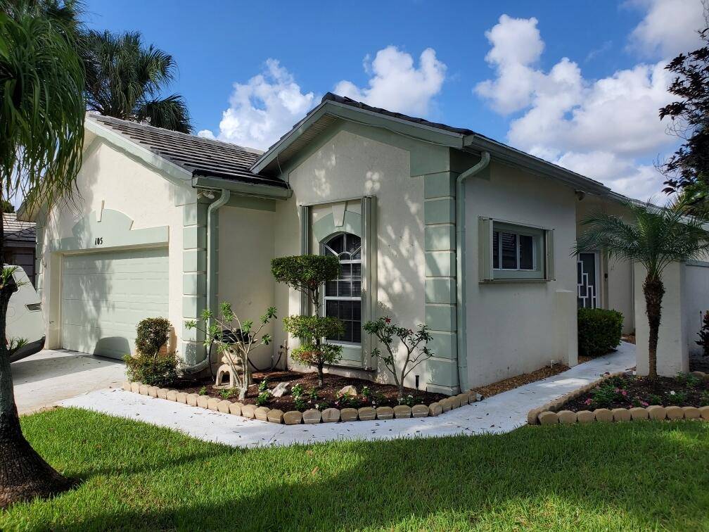Beautiful waterfront 3 bedroom, 2 bath home in Riverbridge.