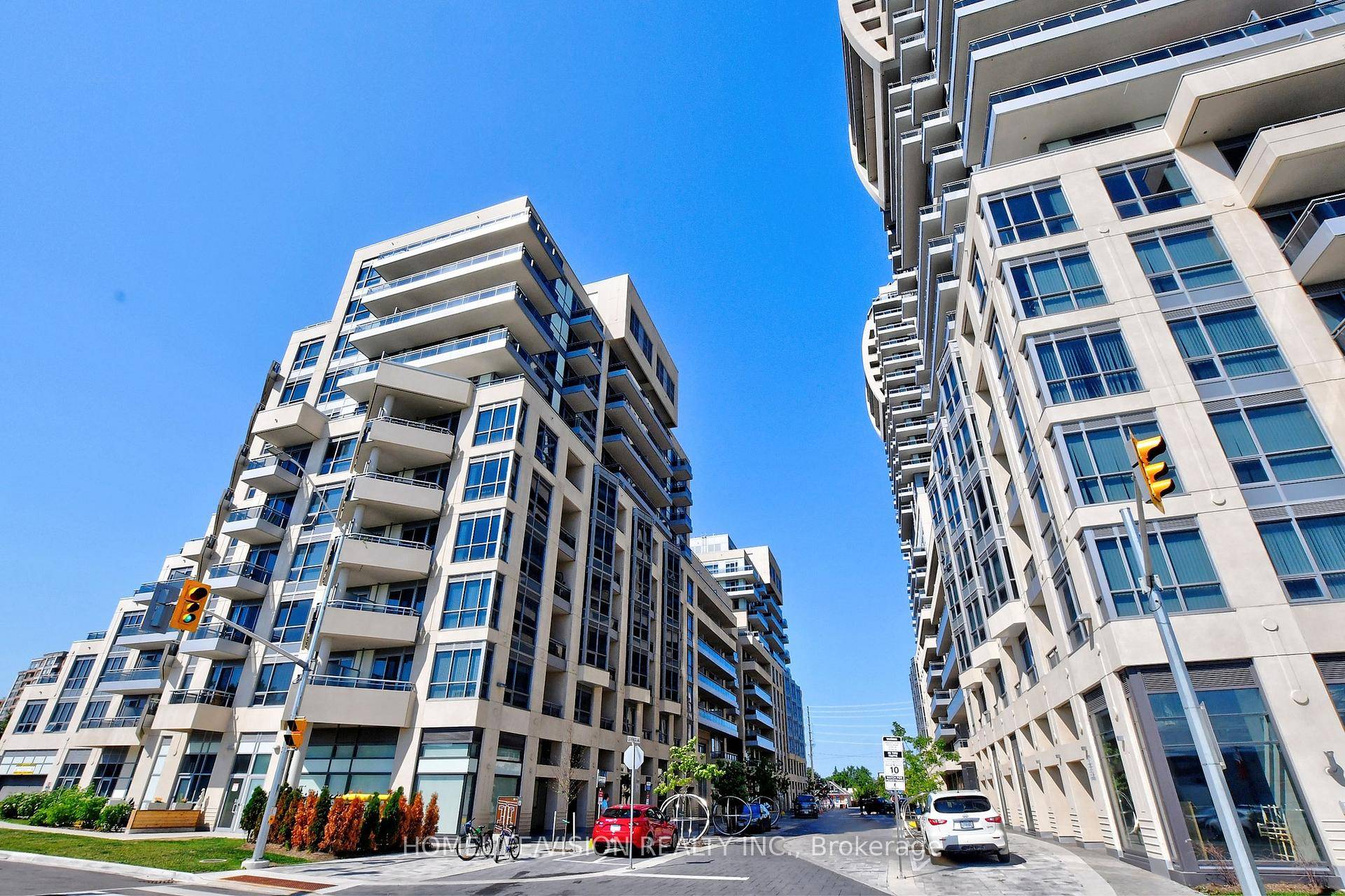 Luxurious Beverley Hills Residences Prime Location !