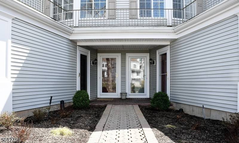 SEEING IS BELIEVING. THIS COMPLETELY REDONE SPACIOUS, BEAUTIFUL WELL KEPT 3 BEDROOM TOWNHOUSE IN SOUGHT AFTER SUTTON WOODS HAS A GREAT VIEW FROM BALCONIES OFF MASTER BEDROOM.