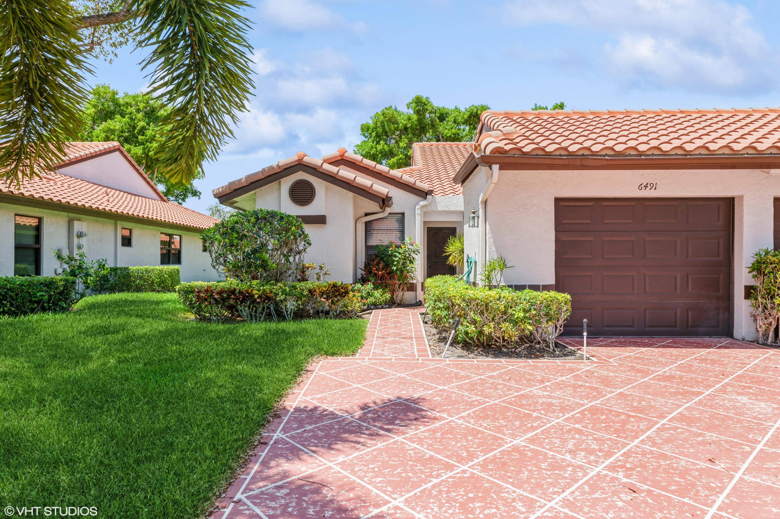 Enjoy resort style 55 living at its finest !
