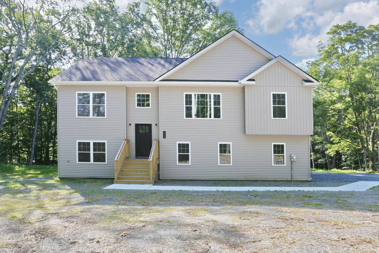 MODERN NEW CONSTRUCTION ON 3.