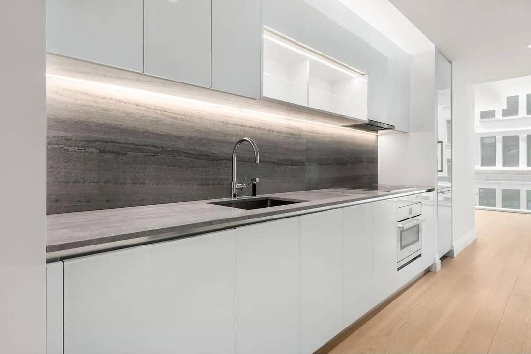 PRINTEMPS PIED A TERRE Enjoy Loft Like Living in Unit 607 and the Luxury Lifestyle that is One Wall Street !