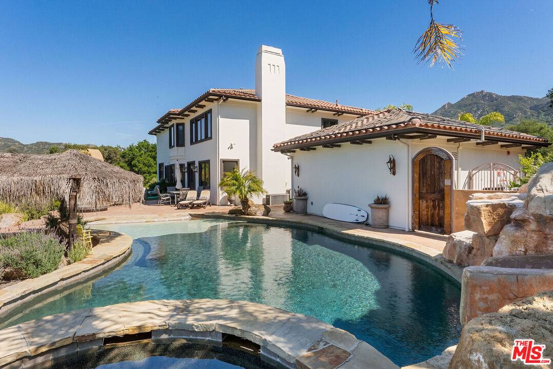 435   Woodbluff Rd 7BR La