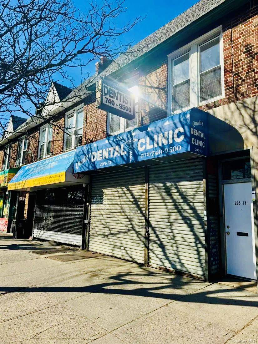 This is prime commercial space currently used as a dental office offers excellent flexibility and can be converted to suit a variety of businesses, including medical, professional, retail, or service ...