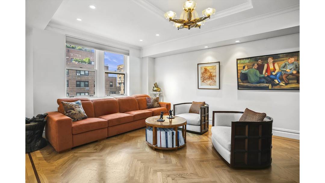 MAJOR PRICE REDUCTION ! Grand and elegant, this renovated classic 7 residence, offers a flexible 2 3 bedrooms, 2.