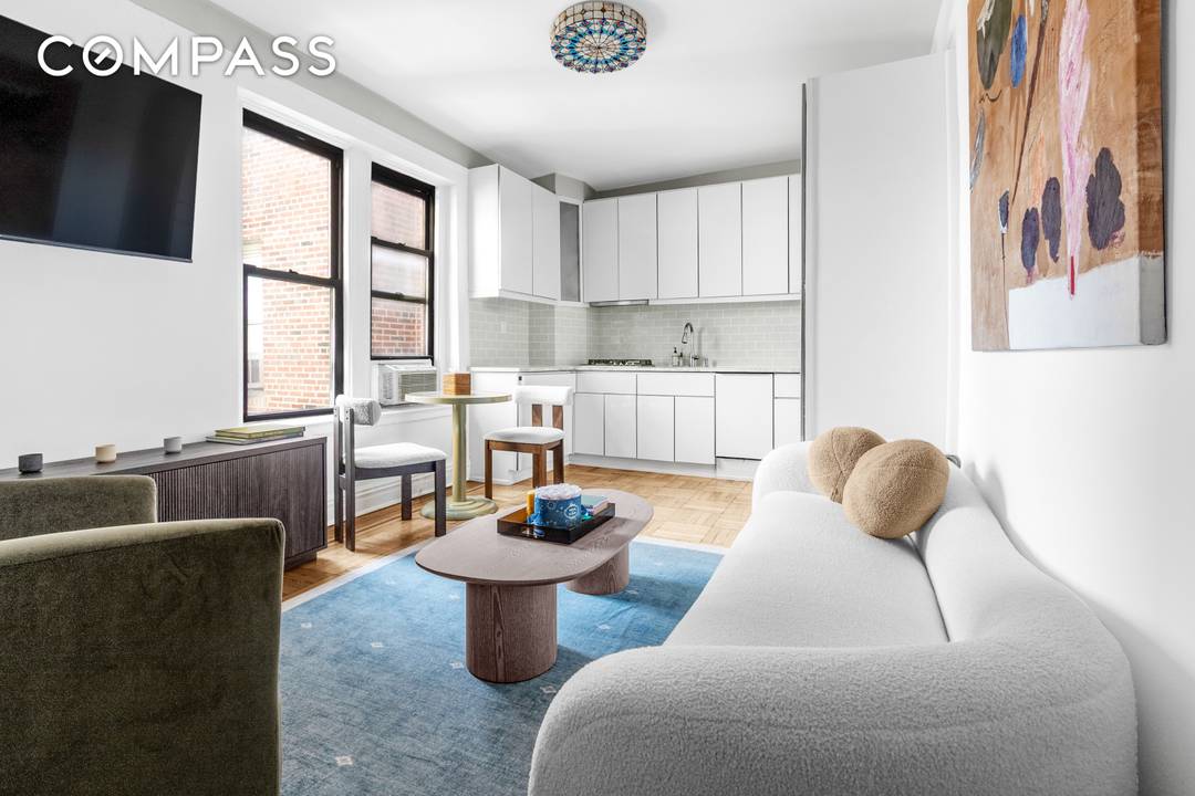 HIGH CHARM w LOW MONTHLIES IN STORY BOOK LOCATION SUPER PRIME WEST VILLAGE SWEETHEART Welcome here pied a terres, gifting, co purchases amp ; pets SOULFUL, SUN FILLED CORNER HEARTWARMER ...