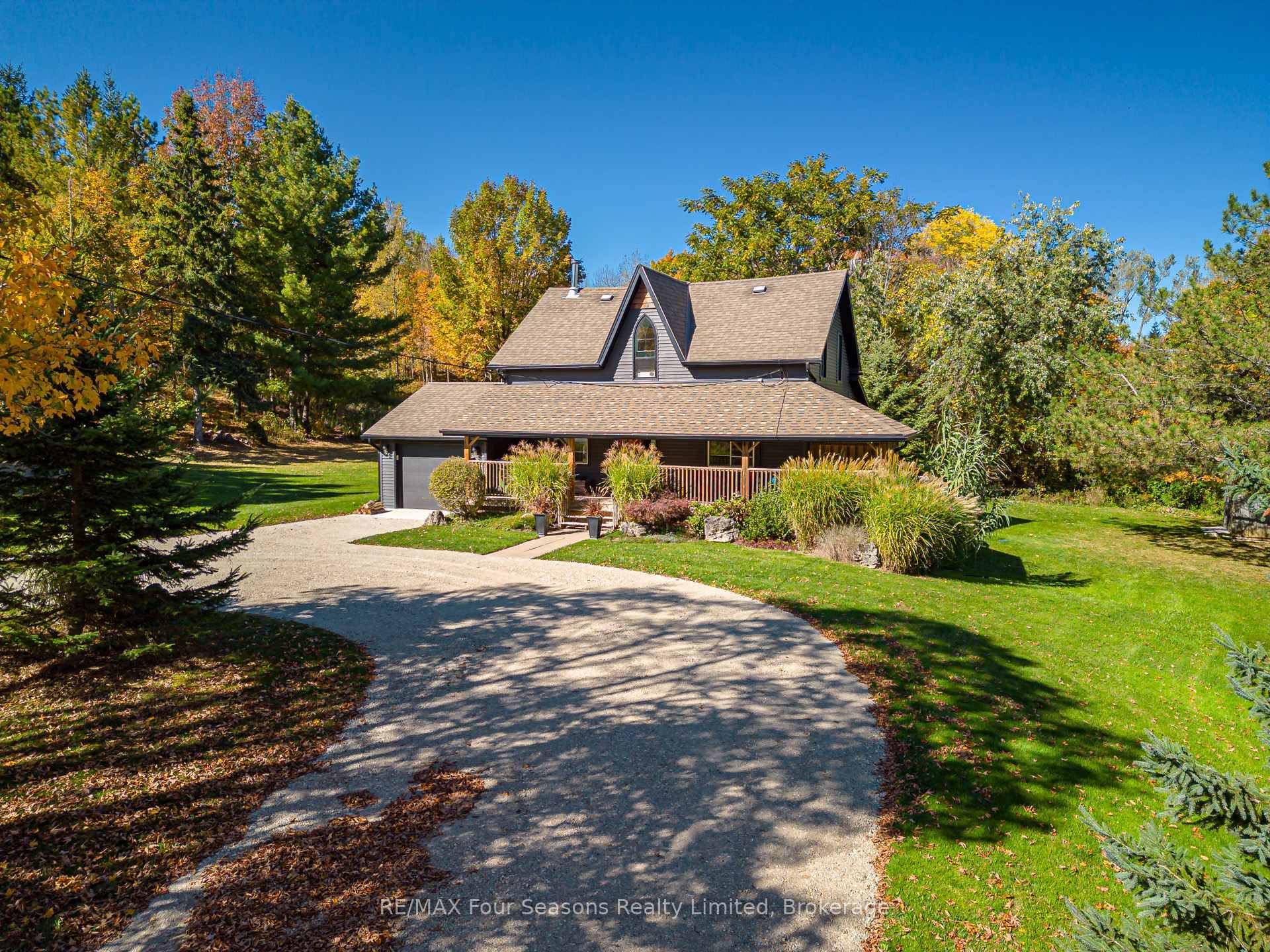 Classic country style Beaver Valley home on 1.